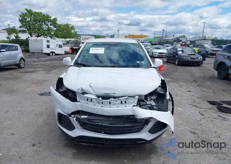 2021 Chevrolet Trax Fwd Ls z USA, uszkodzony, nr VIN KL7CJKSB8MB302437